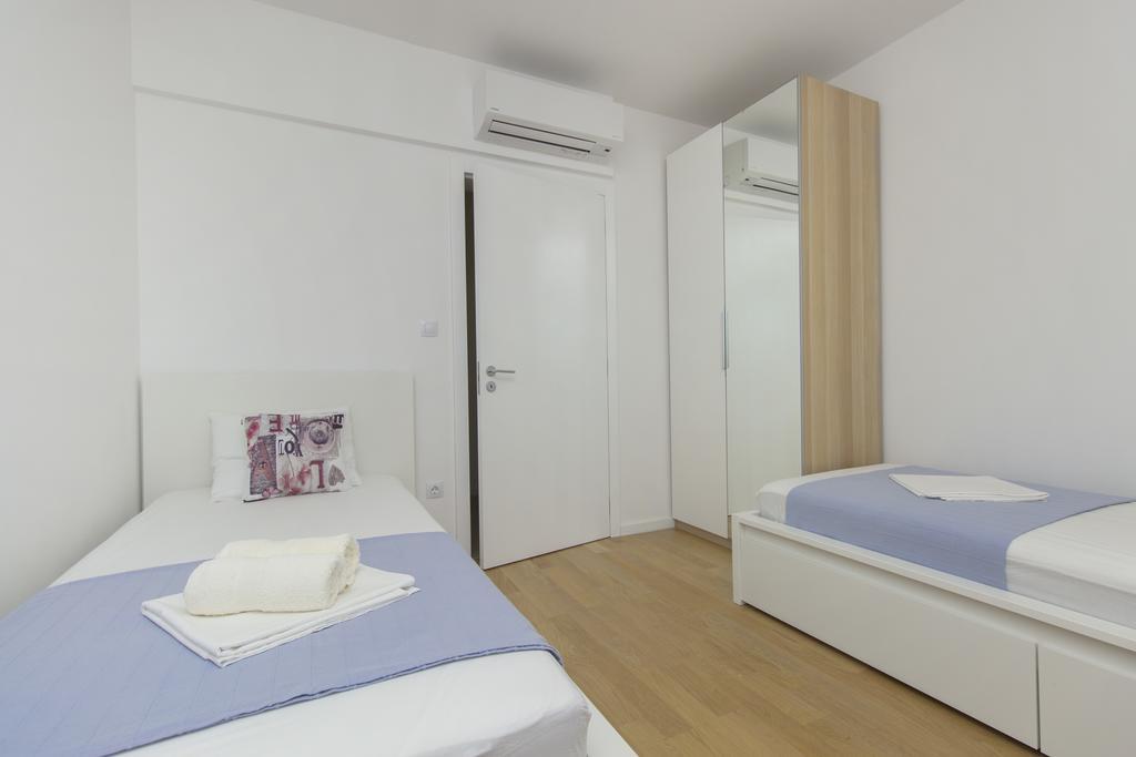 Apartments Zorka พรีมอชเตน ภายนอก รูปภาพ