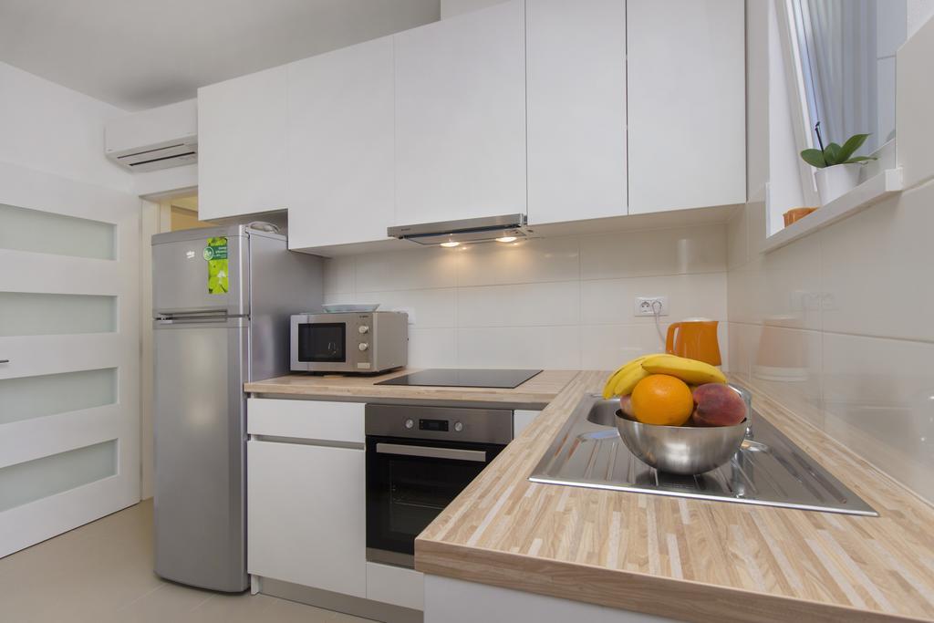 Apartments Zorka พรีมอชเตน ภายนอก รูปภาพ