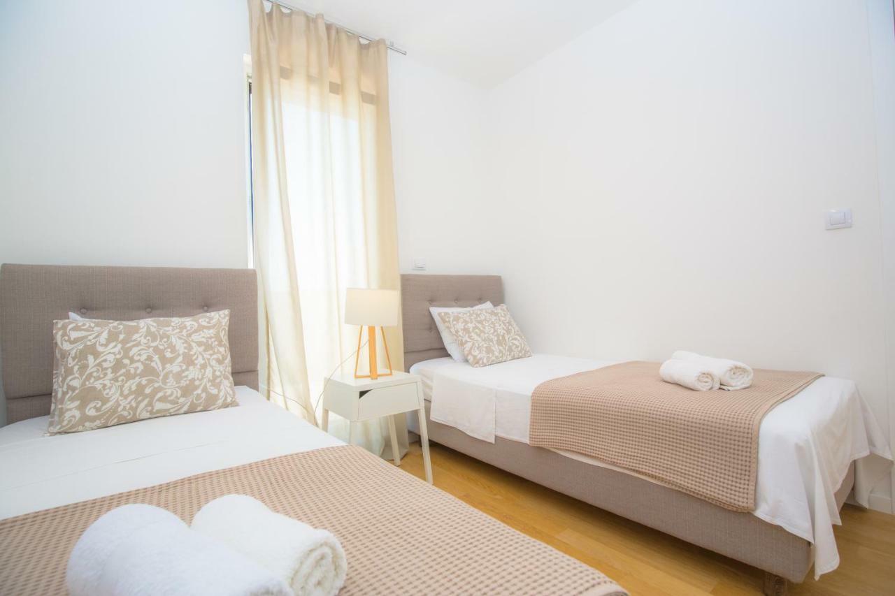 Apartments Zorka พรีมอชเตน ภายนอก รูปภาพ