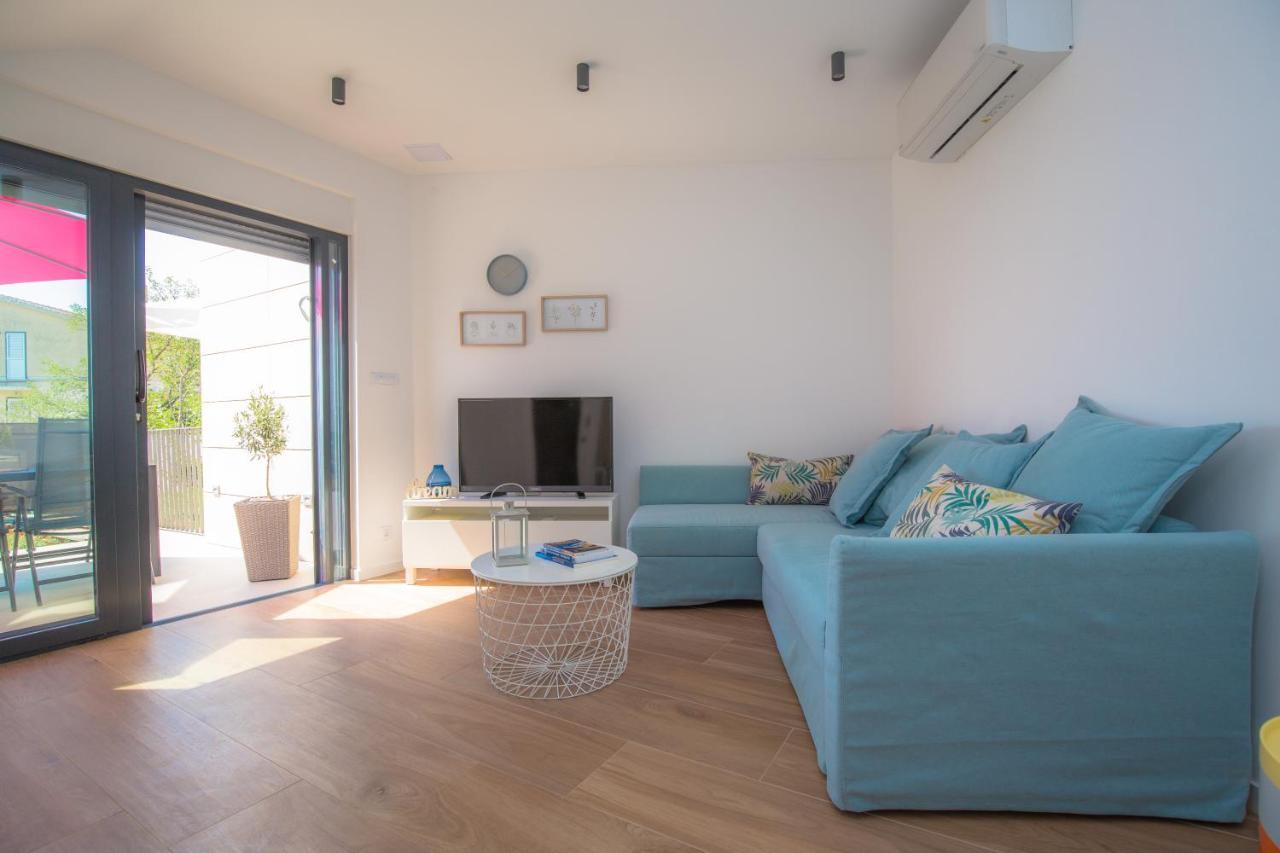 Apartments Zorka พรีมอชเตน ภายนอก รูปภาพ